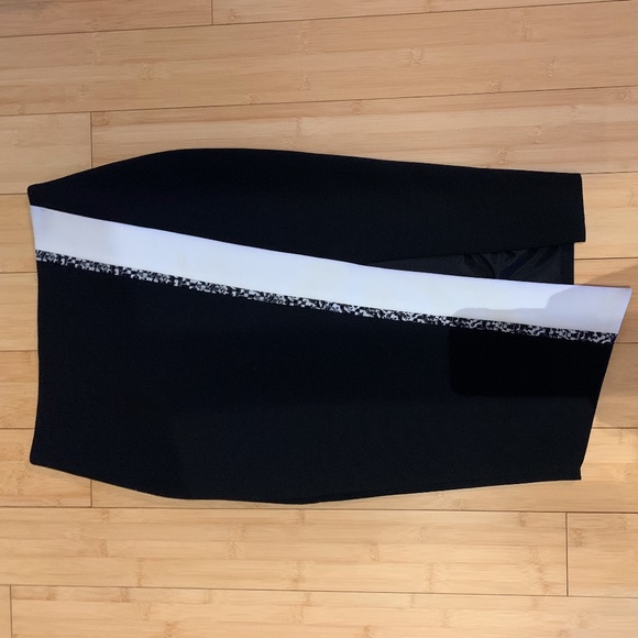 Elizabeth and James pencil skirt - Picture 3 of 4